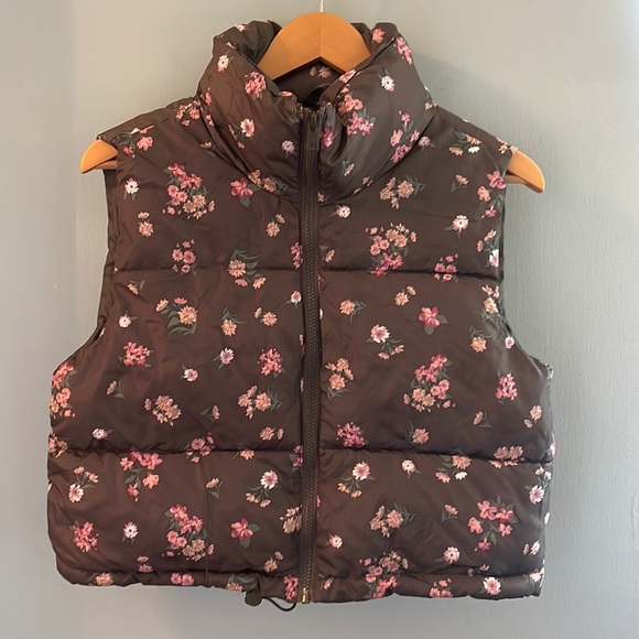 Aeropostale Cropped Puffy Vest - Size S - NWT - Picture 1 of 6